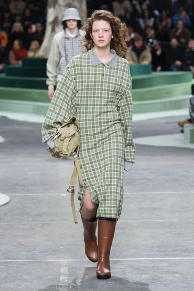 Look 19